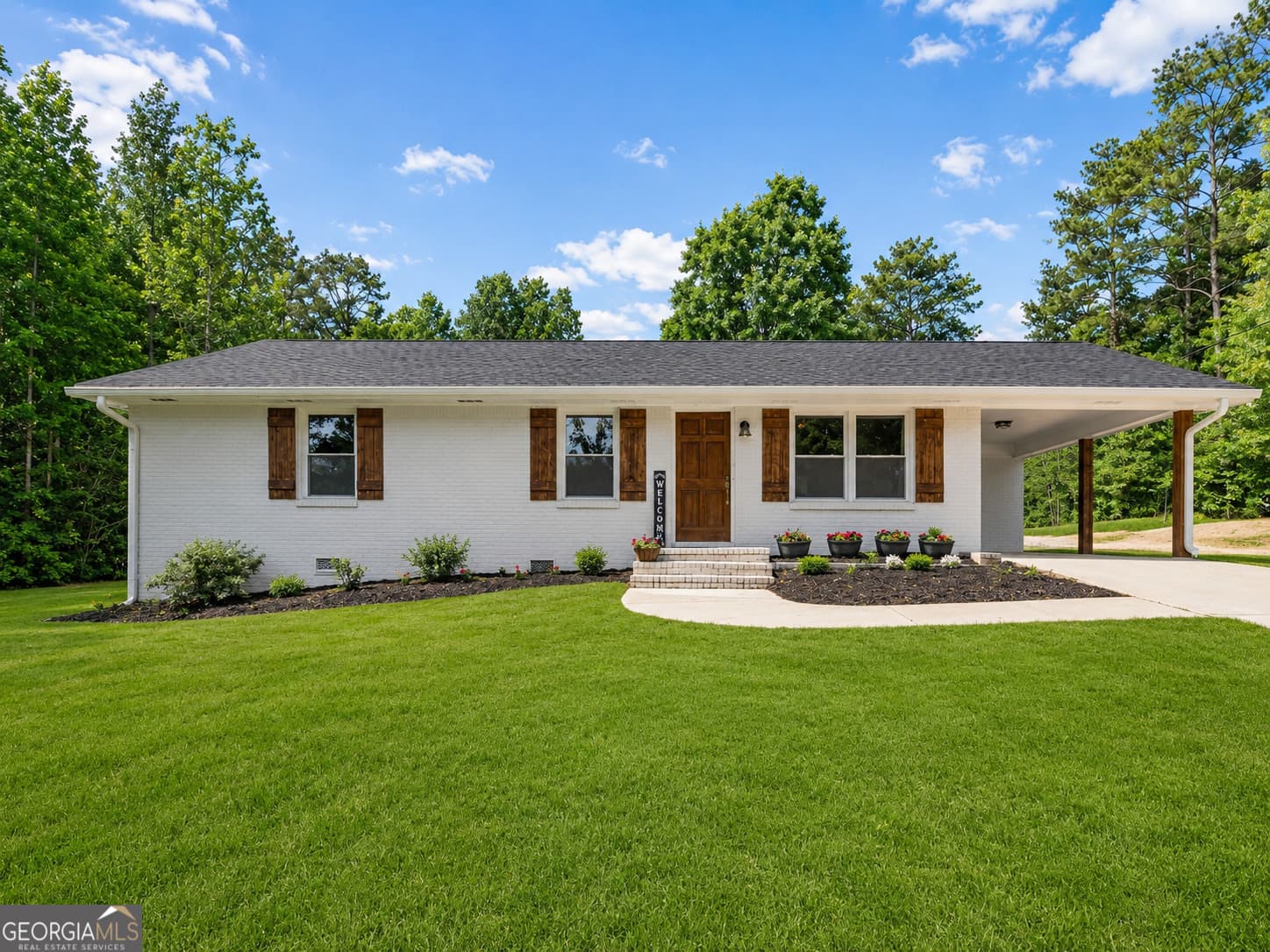 3 bedroom, 2 bathroom, 1,512 sq ft single family residence sold at 899 Simmons Road, Social Circle, GA 30025