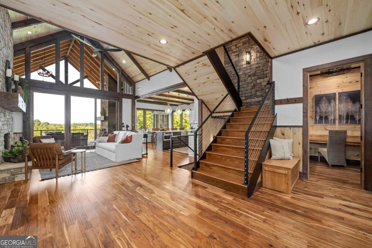 5 bedroom, 4.5 bathroom, 4,160 sq ft single family residence for sale at 133 Amber Ridge, Blue Ridge, GA 30513 — photo 6