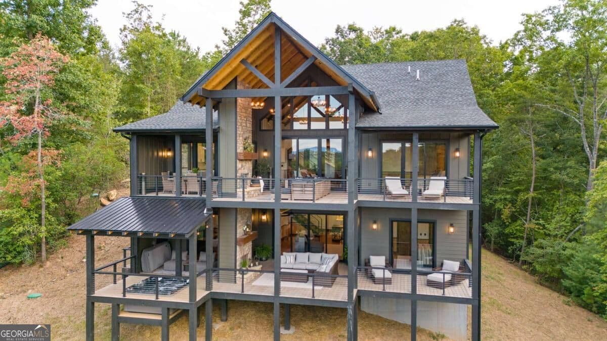 5 bedroom, 4.5 bathroom, 4,160 sq ft single family residence for sale at 133 Amber Ridge, Blue Ridge, GA 30513
