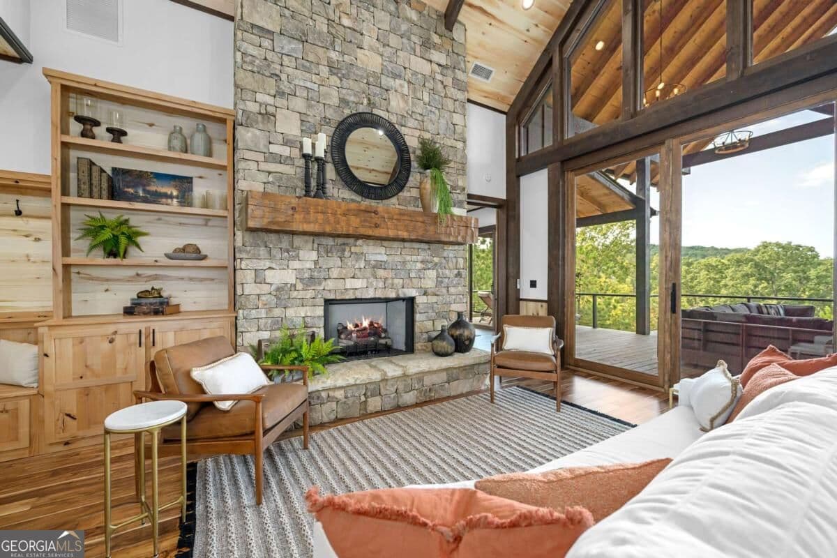 5 bedroom, 4.5 bathroom, 4,160 sq ft single family residence for sale at 133 Amber Ridge, Blue Ridge, GA 30513 — photo 9