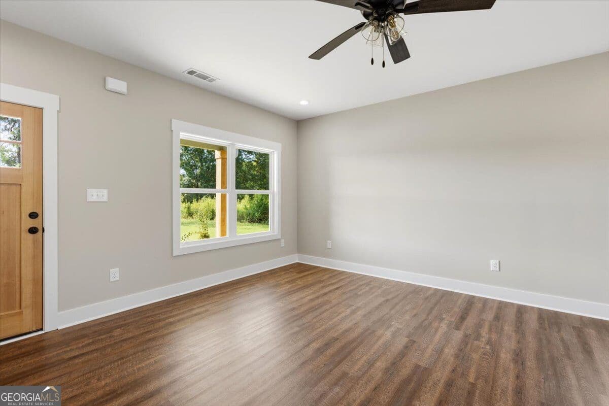 4 bedroom, 3.5 bathroom, 2,043 sq ft single family residence for sale at 142 Overland Way, Gray, GA 31032 — photo 5
