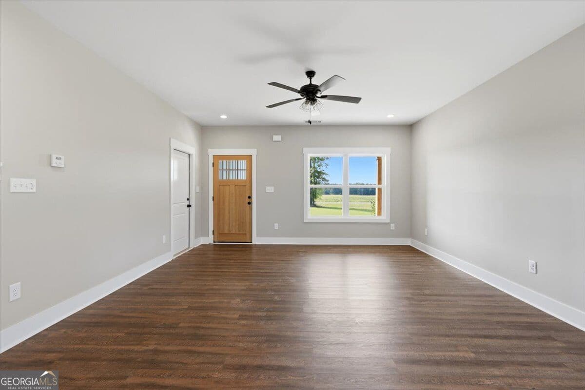 4 bedroom, 3.5 bathroom, 2,043 sq ft single family residence for sale at 142 Overland Way, Gray, GA 31032 — photo 4