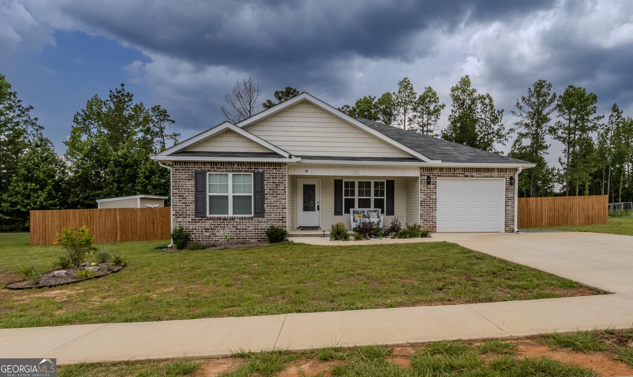 3 bedroom, 2 bathroom, 1,329 sq ft single family residence sold at 150 Long Pines Circle, East Dublin, GA 31027