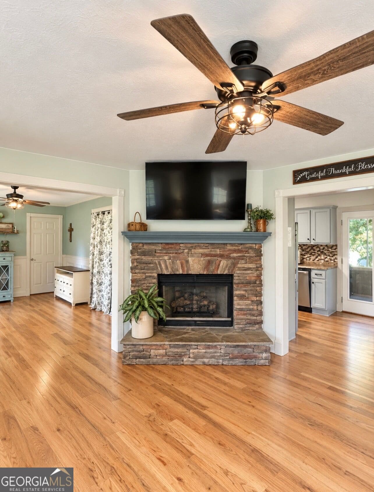 3 bedroom, 2 bathroom, 1,684 sq ft single family residence for sale at 914 Whooping Creek Road, Carrollton, GA 30116 — photo 5