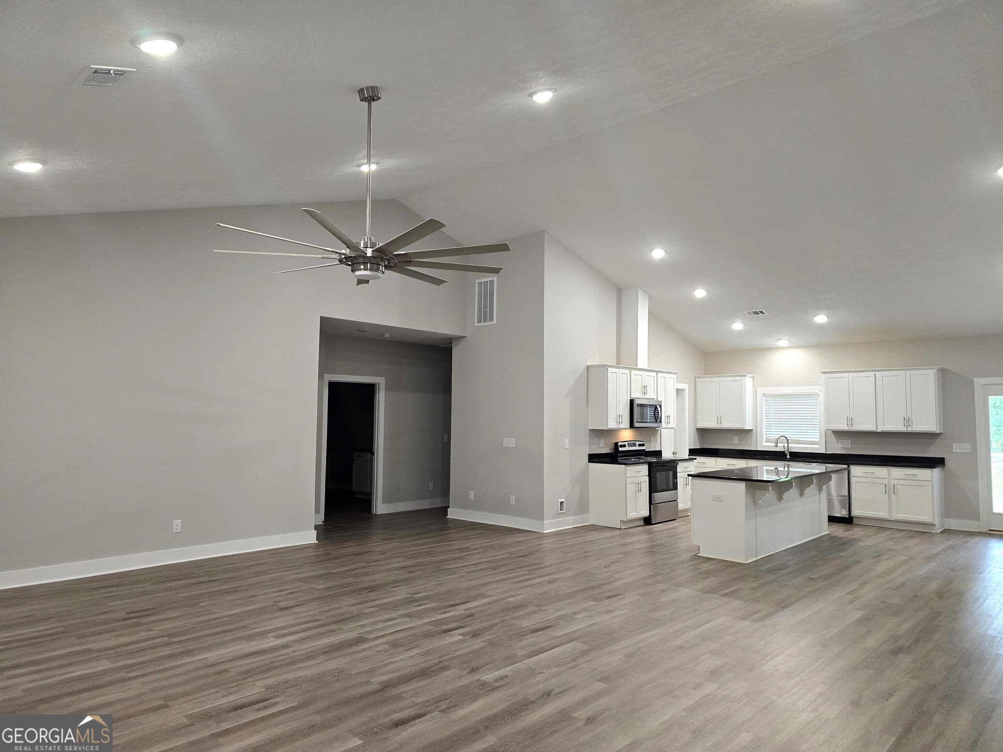4 bedroom, 3 bathroom, 2,435 sq ft single family residence for sale at 169 E Sheppard Street, Stapleton, GA 30823 — photo 6