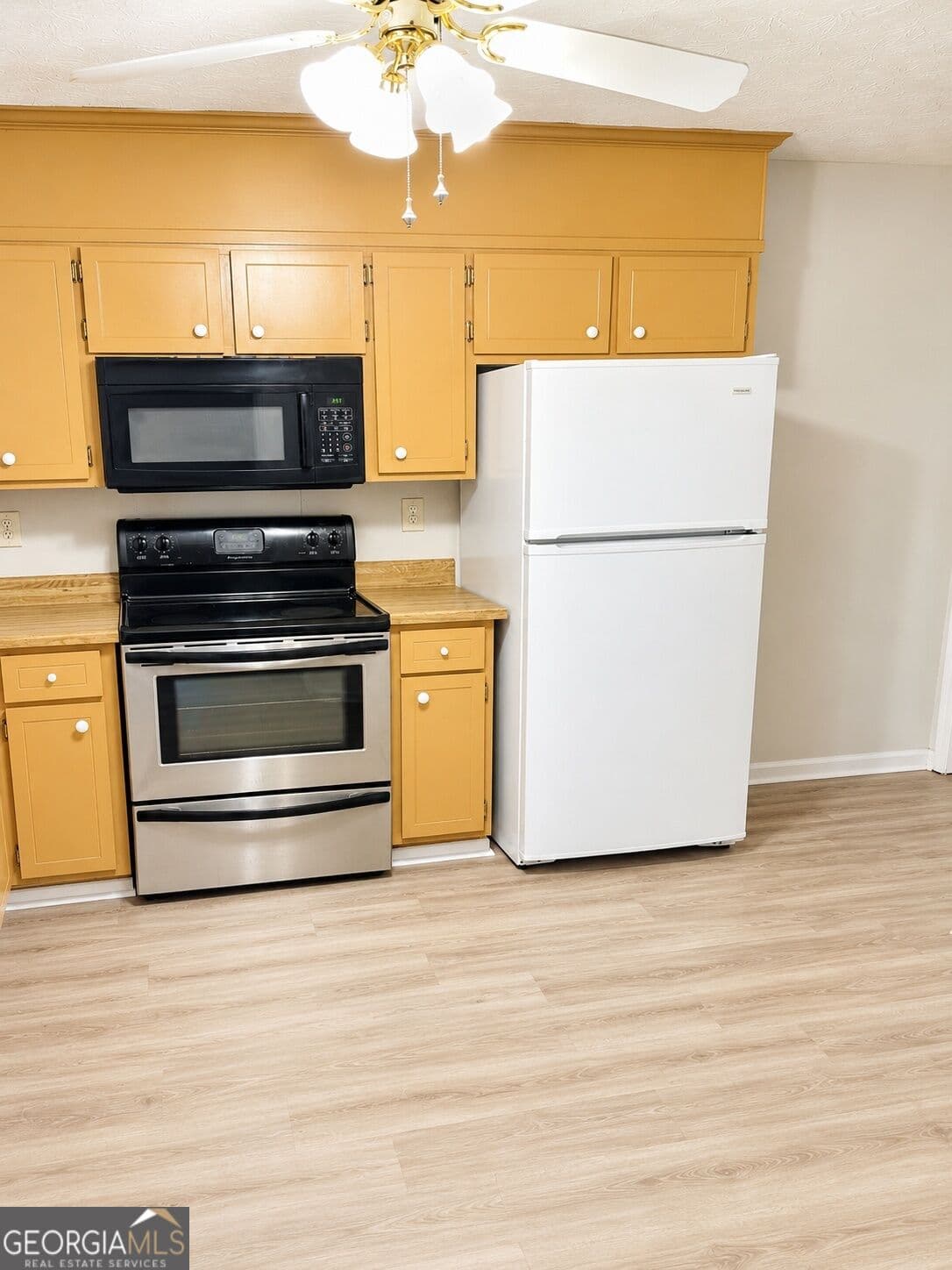 3 bedroom, 2 bathroom, 1,486 sq ft duplex for rent at 341 Freeport Drive, Lawrenceville, GA 30046 for $1,695 a month — photo 3