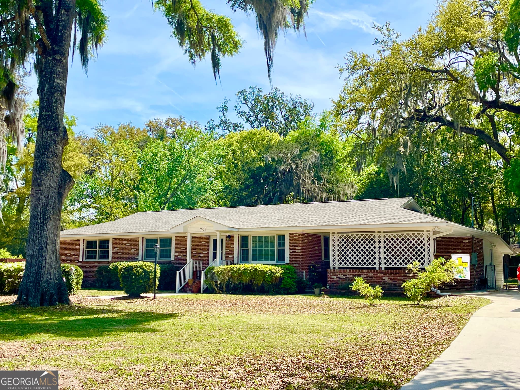3 bedroom, 2 bathroom, 1,776 sq ft single family residence sold at 707 W Conyers Street, St. Marys, GA 31558