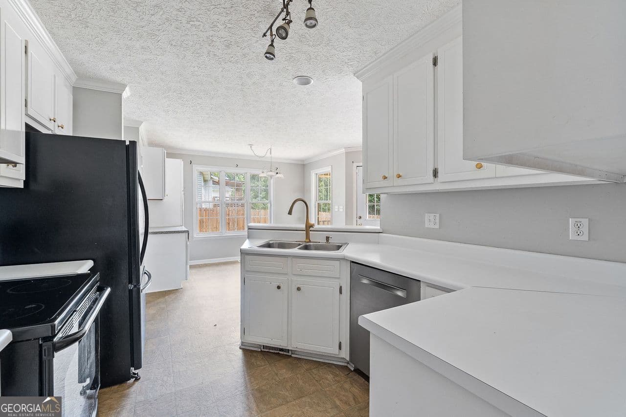 3 bedroom, 2 bathroom, 1,526 sq ft single family residence under contract at 107 Oakwood Drive, Harlem, GA 30814 — photo 6