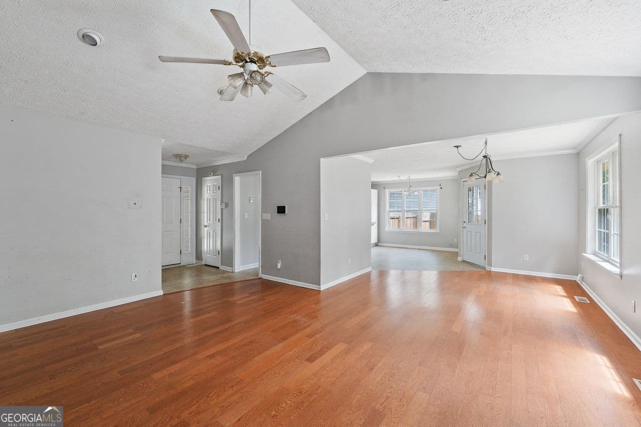 3 bedroom, 2 bathroom, 1,526 sq ft single family residence under contract at 107 Oakwood Drive, Harlem, GA 30814 — photo 5