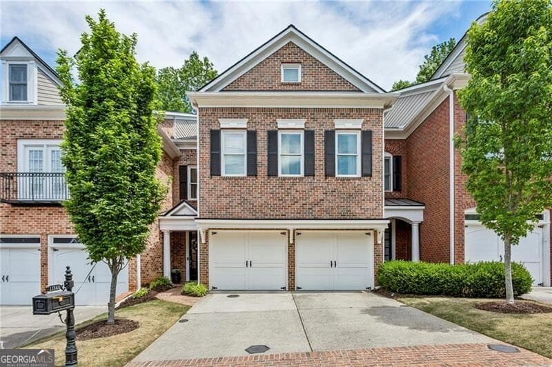 4 bedroom, 3.5 bathroom, 3,143 sq ft townhouse sold at 11840 Dancliff Trace, Alpharetta, GA 30009