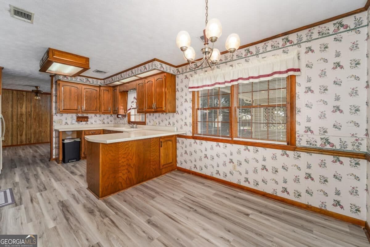 3 bedroom, 2 bathroom, 2,036 sq ft single family residence for sale at 1100 Winona Avenue, Waycross, GA 31503 — photo 7
