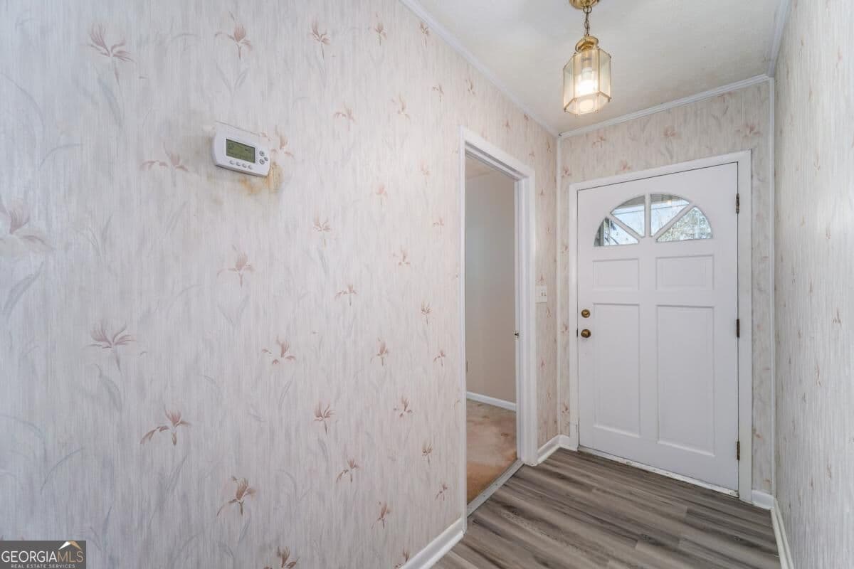 3 bedroom, 2 bathroom, 2,036 sq ft single family residence for sale at 1100 Winona Avenue, Waycross, GA 31503 — photo 4