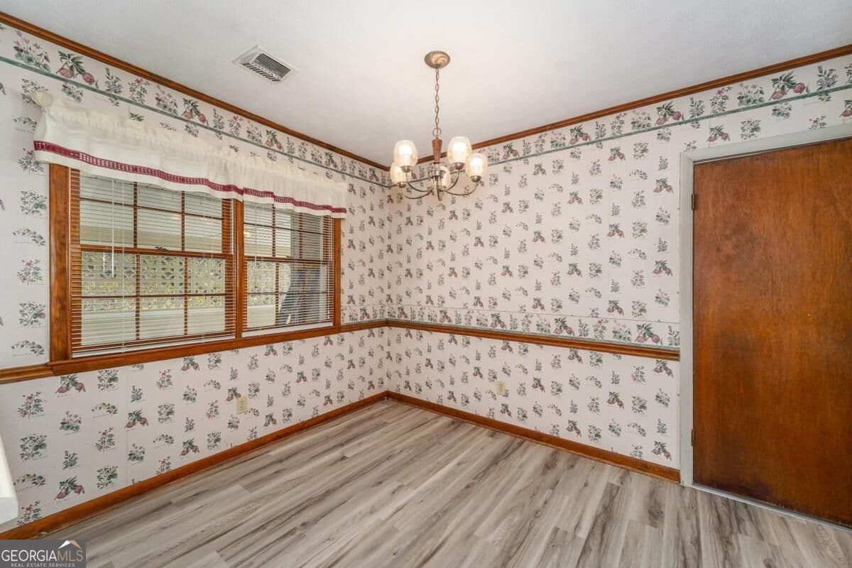 3 bedroom, 2 bathroom, 2,036 sq ft single family residence for sale at 1100 Winona Avenue, Waycross, GA 31503 — photo 8