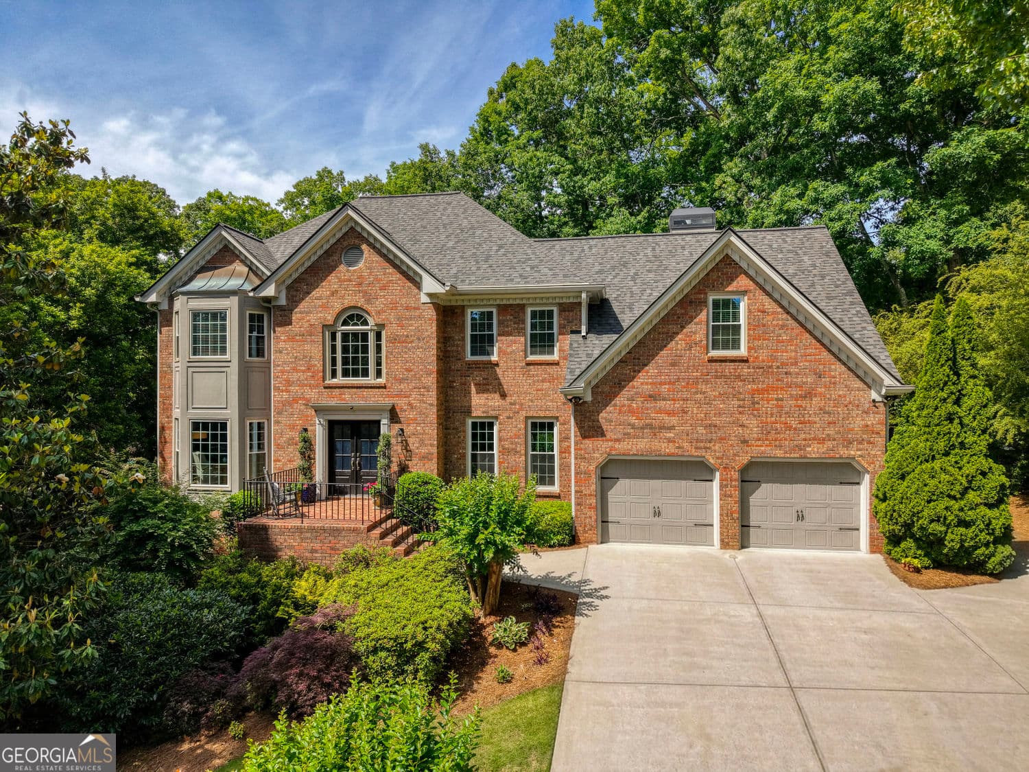 4 bedroom, 4.5 bathroom, 4,018 sq ft single family residence sold at 1780 Forest Pond Lane, Roswell, GA 30075
