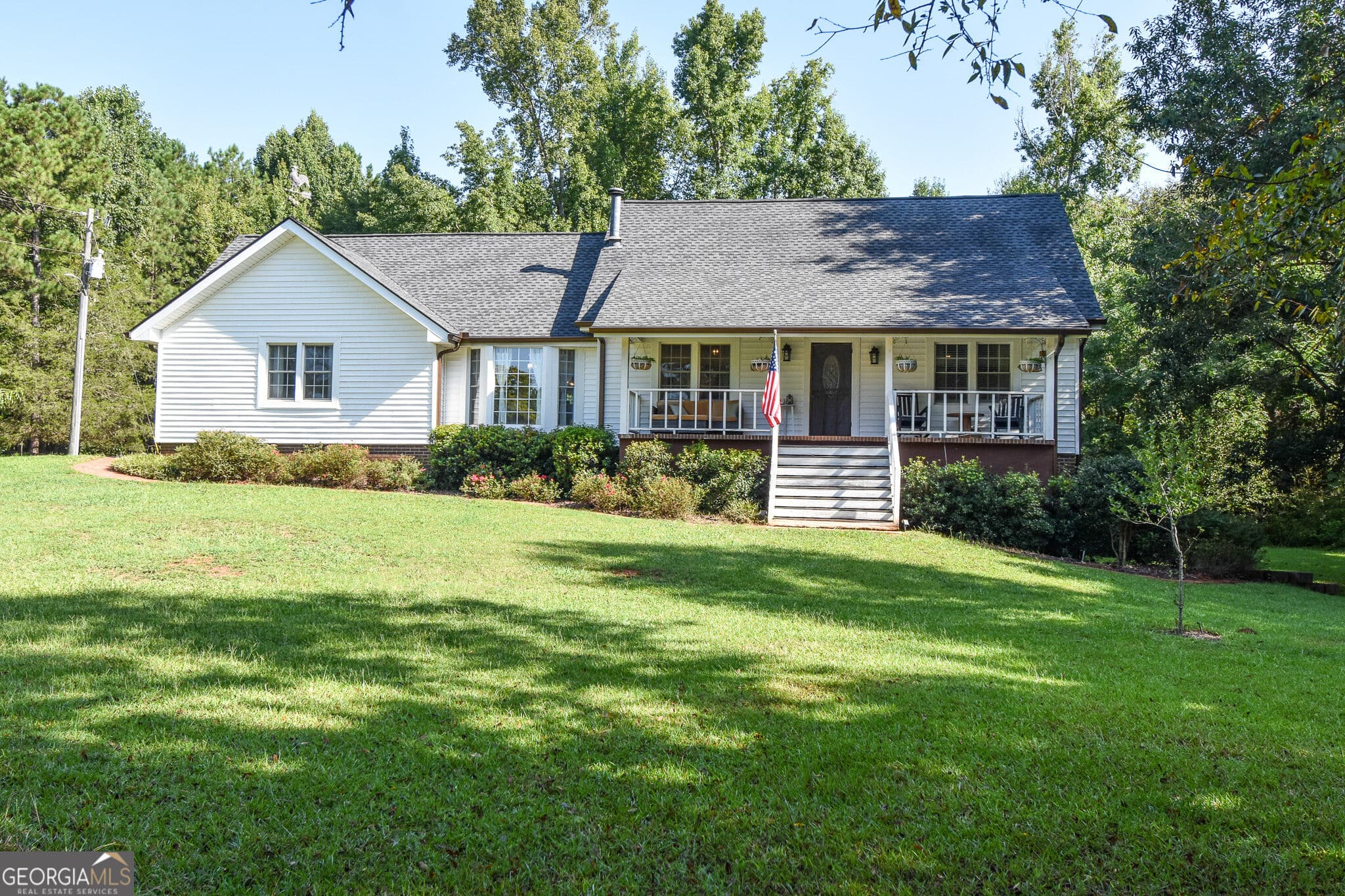 3 bedroom, 2 bathroom, 2,693 sq ft single family residence for sale at 512 Hood Road, Concord, GA 30206 — photo 2