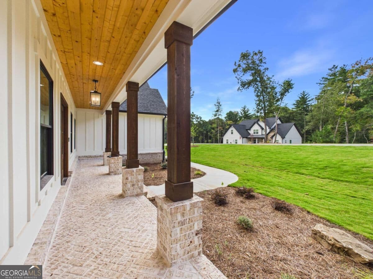 5 bedroom, 5 bathroom, 6,063 sq ft single family residence for sale at 469 Oakwood Way, Blairsville, GA 30512 — photo 7