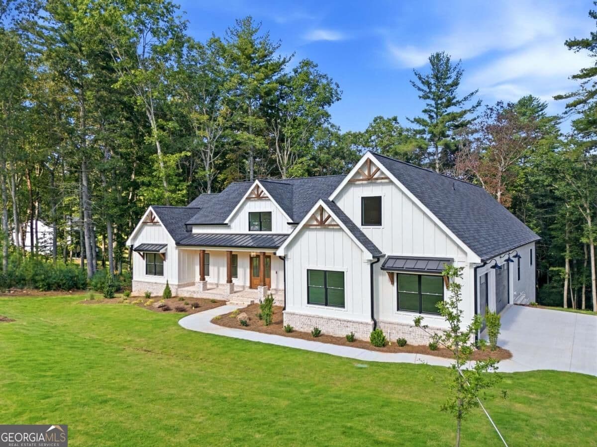 5 bedroom, 5 bathroom, 6,063 sq ft single family residence for sale at 469 Oakwood Way, Blairsville, GA 30512 — photo 3