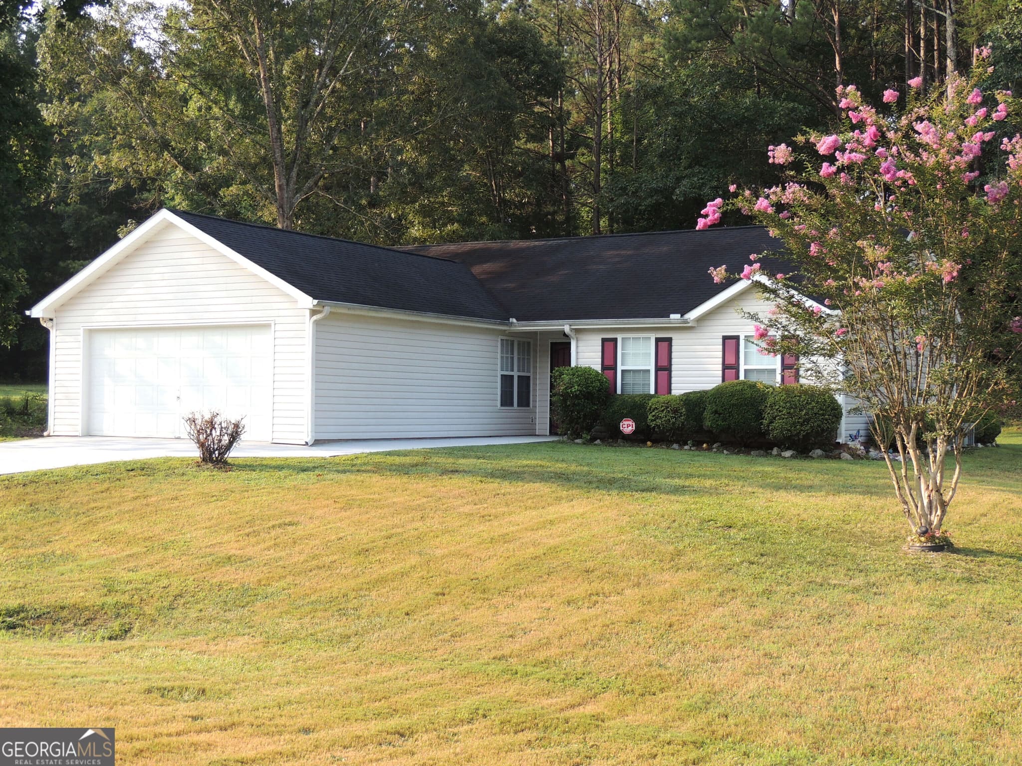 3 bedroom, 2 bathroom, 1,410 sq ft single family residence for rent at 260 Mountainview Drive, Covington, GA 30016 for $1,995 a month — photo 2