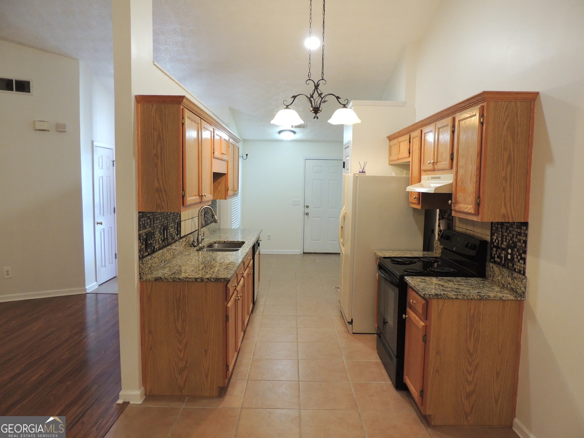 3 bedroom, 2 bathroom, 1,410 sq ft single family residence for rent at 260 Mountainview Drive, Covington, GA 30016 for $1,995 a month — photo 6