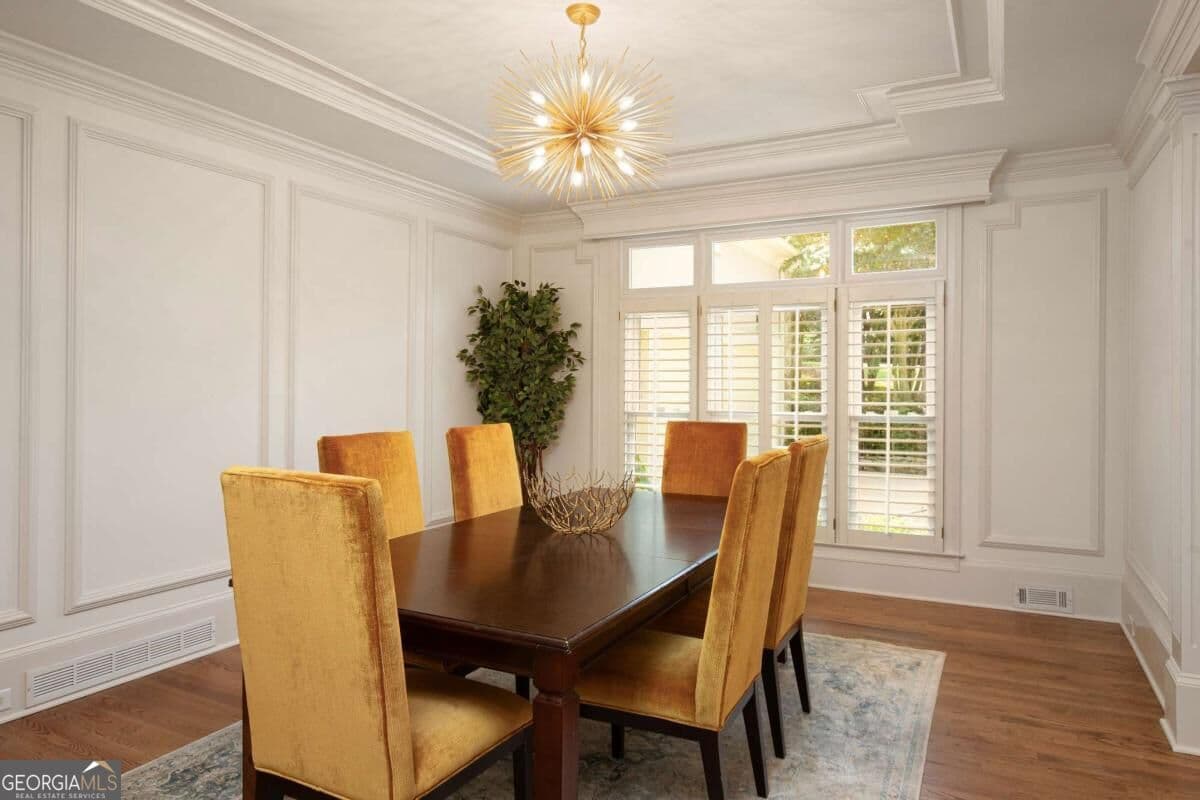 5 bedroom, 5.5 bathroom, 8,055 sq ft single family residence for sale at 8370 Sentinae Chase Drive, Roswell, GA 30076 — photo 7