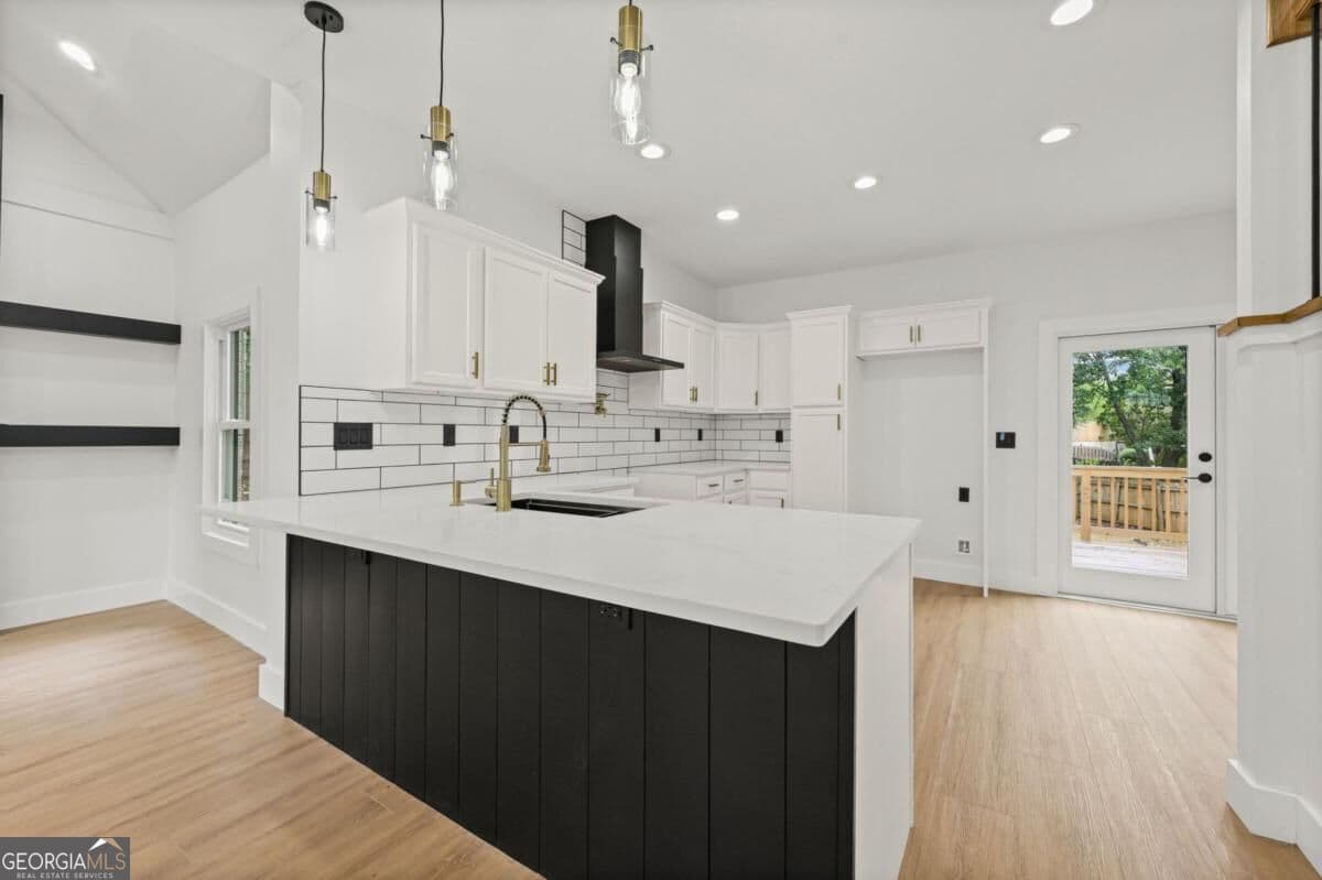 3 bedroom, 3 bathroom, 1,750 sq ft single family residence for sale at 525 Medlock Road, Decatur, GA 30030 — photo 9