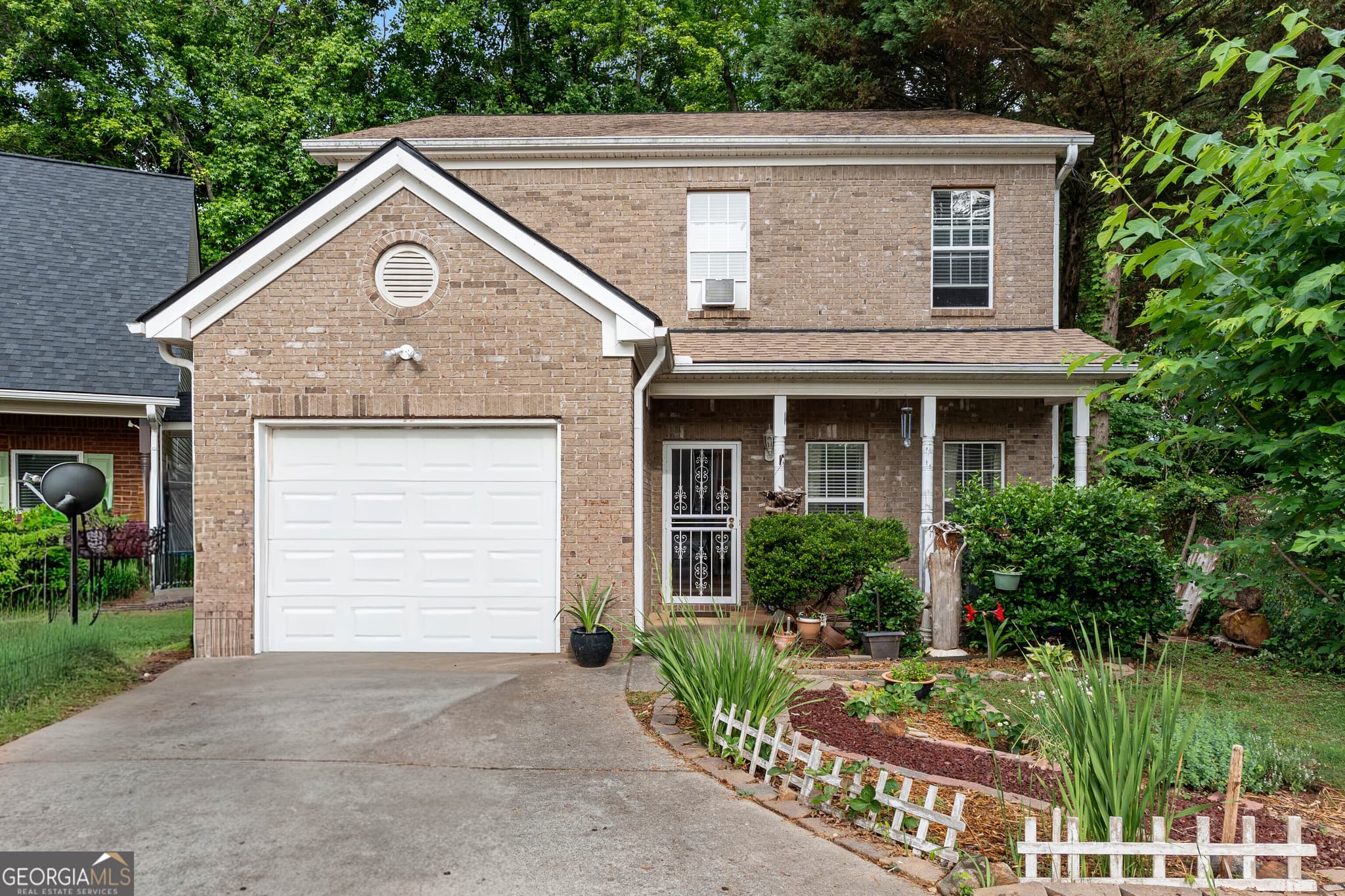 3 bedroom, 3 bathroom, 1,714 sq ft single family residence for sale at 635 Shadowmoore Drive, Riverdale, GA 30274 — photo 1 of 35