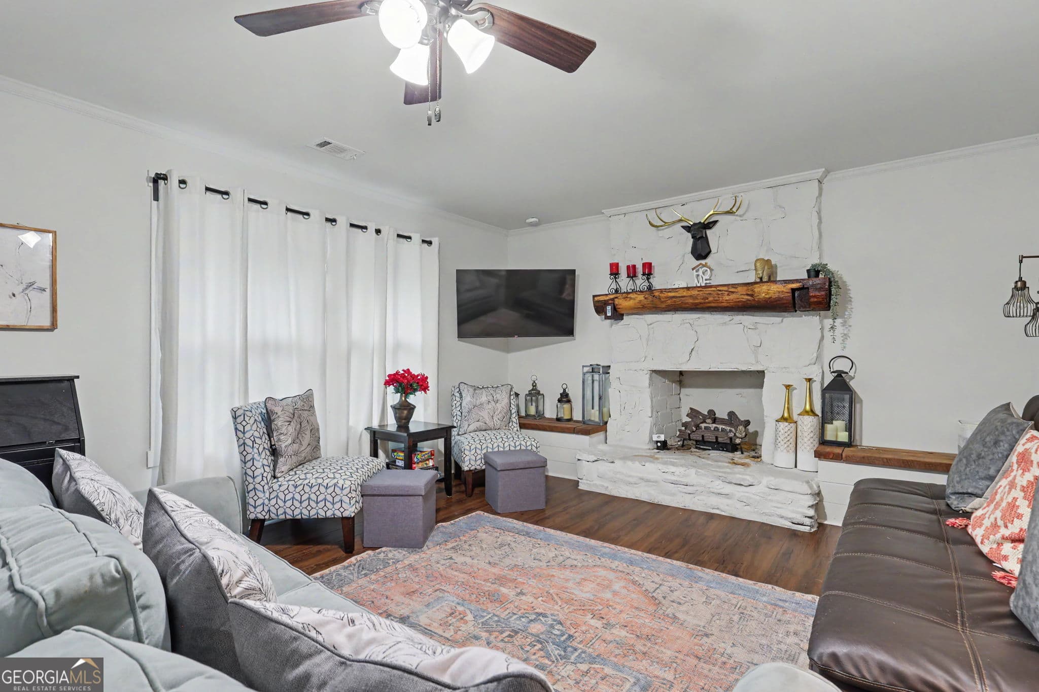 2 bedroom, 1 bathroom, 952 sq ft cabin,single family residence for sale at 578 Highway 356, Helen, GA 30545 — photo 3