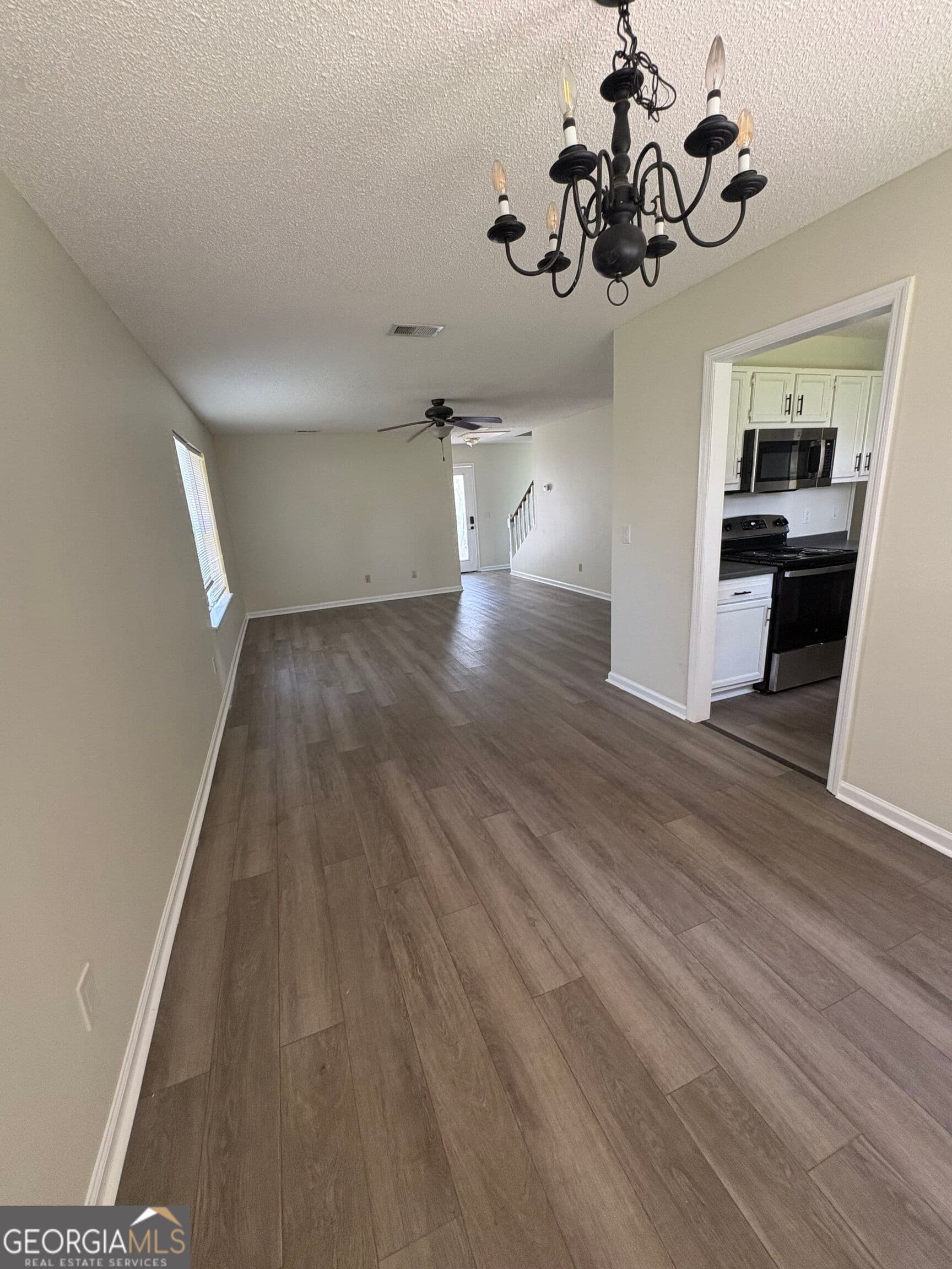 4 bedroom, 2 bathroom, 1,566 sq ft single family residence for rent at 303 Holly Court, Kingsland, GA 31548 for $2,100 a month — photo 2