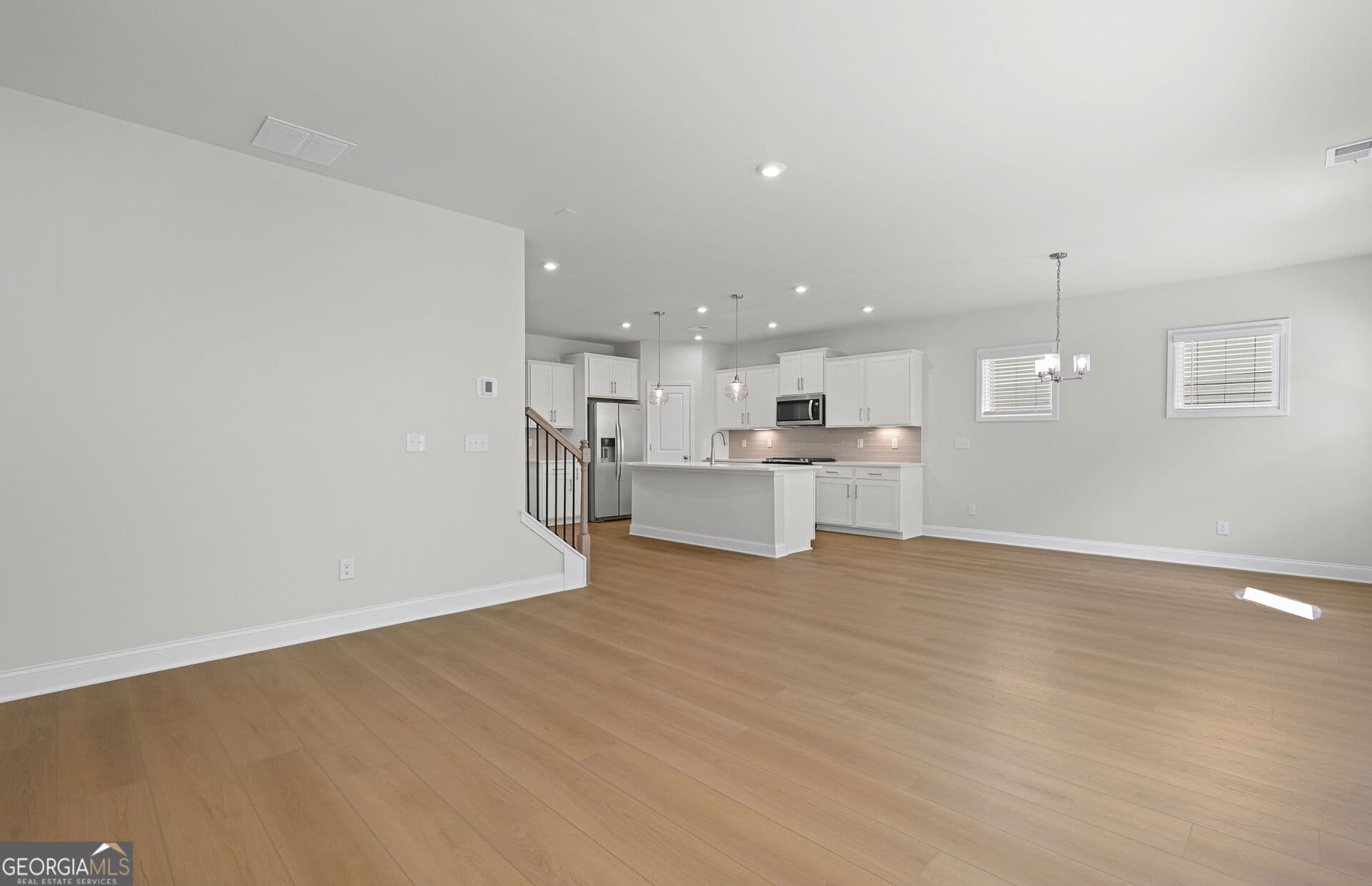 5 bedroom, 3 bathroom, 2,622 sq ft single family residence for sale at 472 Dahlia Street, Mcdonough, GA 30253 — photo 7