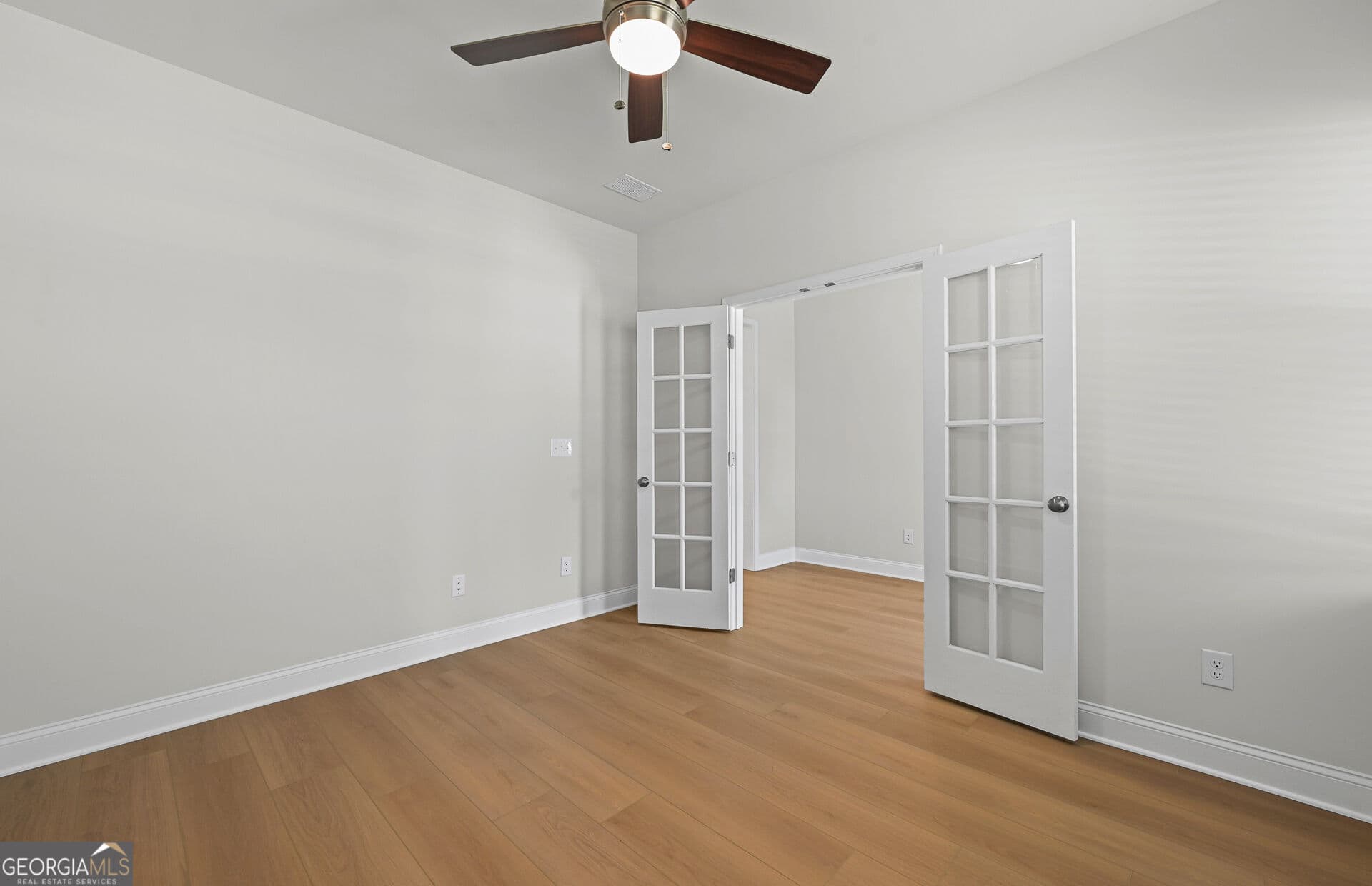 5 bedroom, 3 bathroom, 2,622 sq ft single family residence for sale at 472 Dahlia Street, Mcdonough, GA 30253 — photo 9