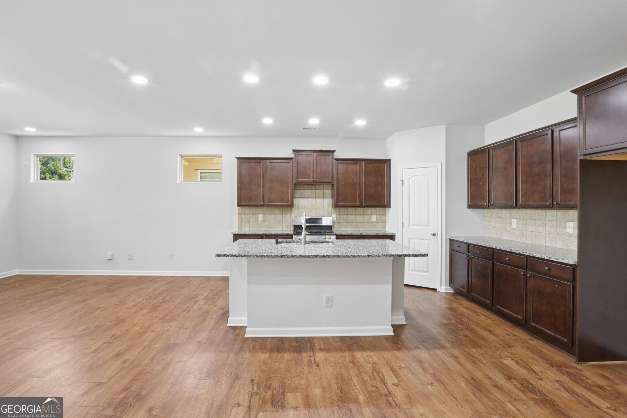 4 bedroom, 2.5 bathroom, 2,368 sq ft single family residence for sale at 3131 Wildberry Run Lane, Snellville, GA 30078 — photo 6
