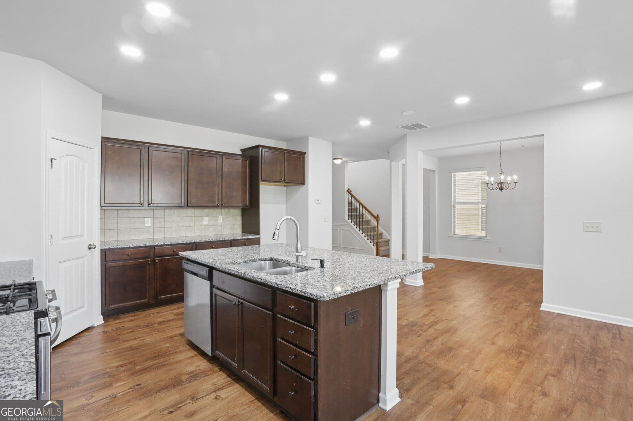 4 bedroom, 2.5 bathroom, 2,368 sq ft single family residence for sale at 3131 Wildberry Run Lane, Snellville, GA 30078 — photo 9