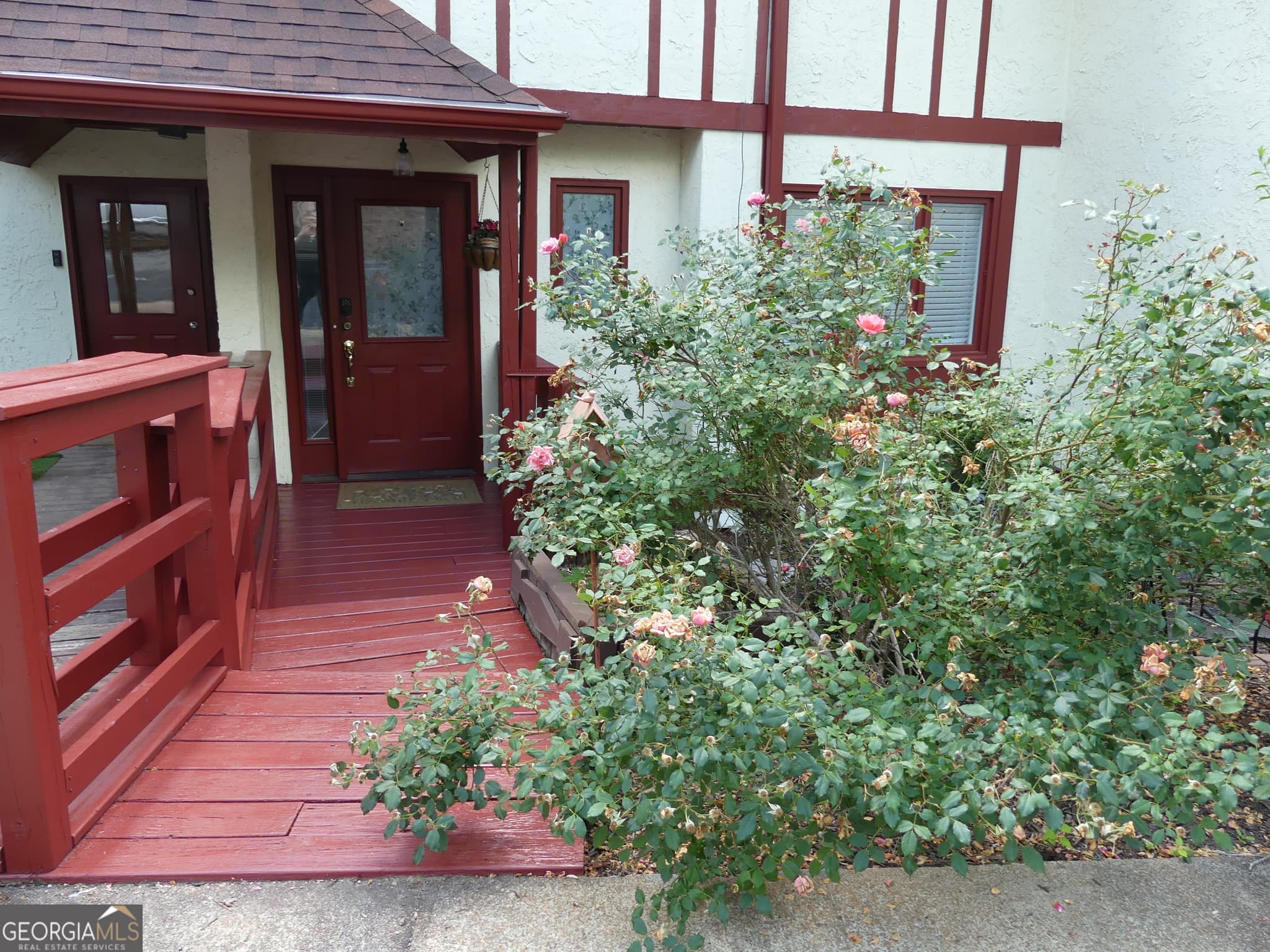 3 bedroom, 3.5 bathroom, 2,060 sq ft condominium for sale at 327 Brucken Strasse # 305, Helen, GA 30545 — photo 3