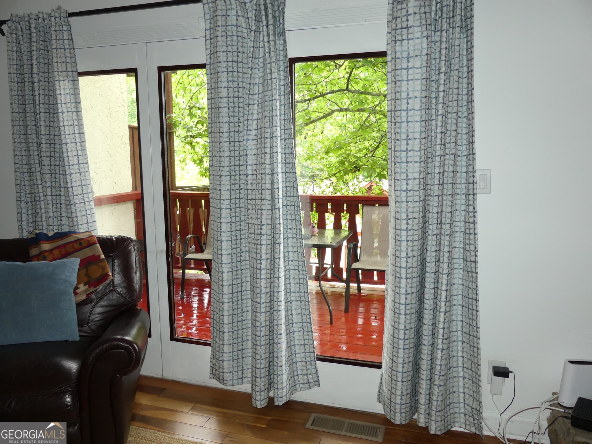 3 bedroom, 3.5 bathroom, 2,060 sq ft condominium for sale at 327 Brucken Strasse # 305, Helen, GA 30545 — photo 9