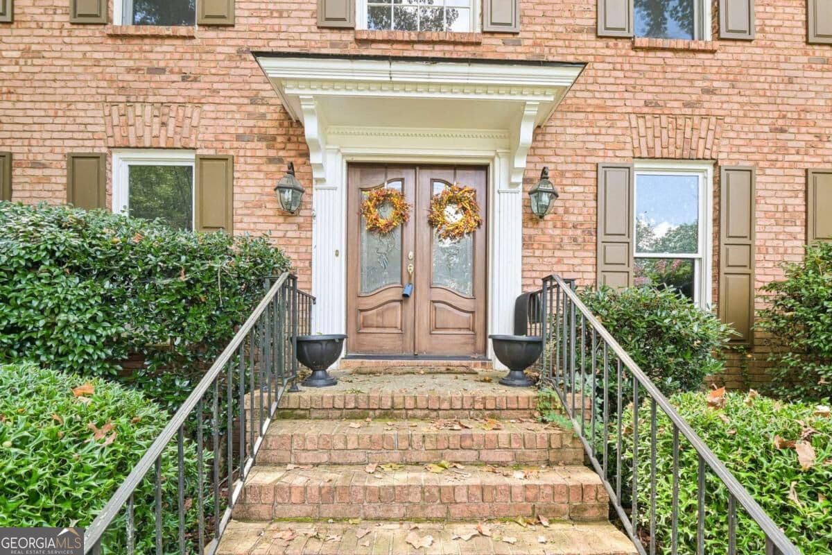 4 bedroom, 2.5 bathroom, 3,656 sq ft single family residence for sale at 3804 Club Forest Drive, Peachtree Corners, GA 30092 — photo 2