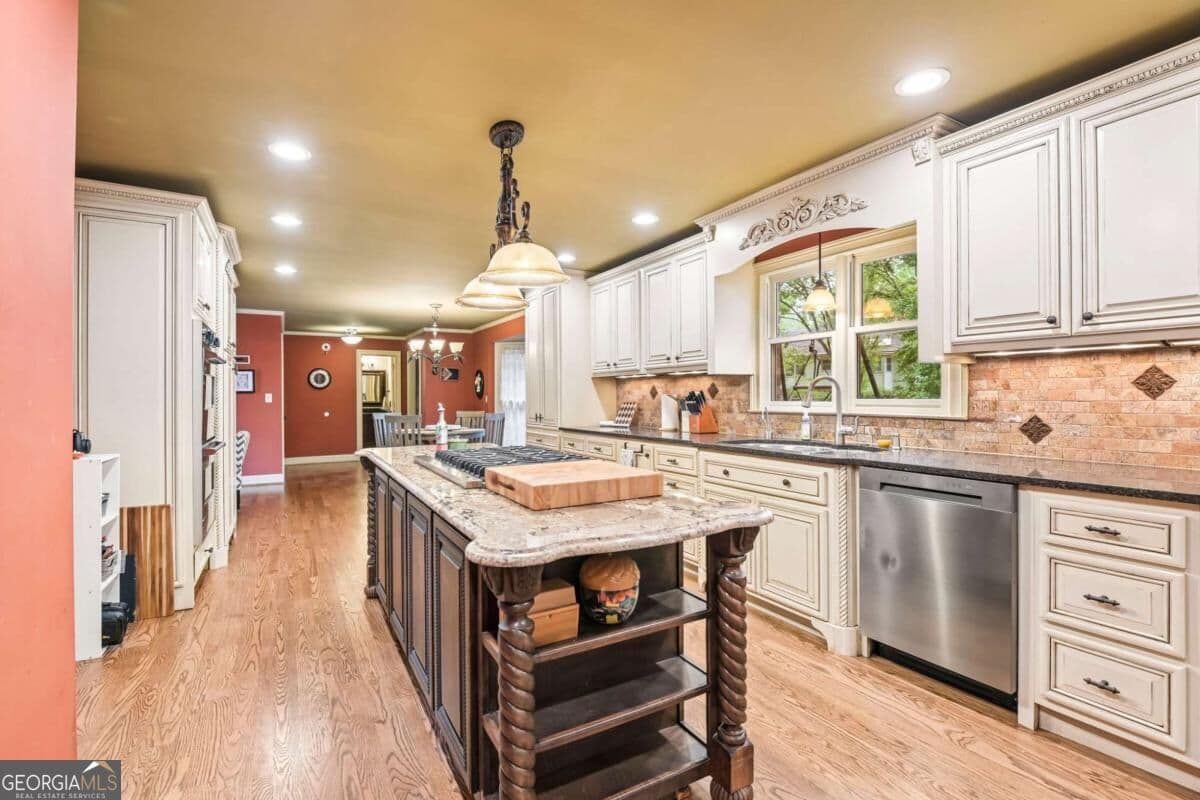 4 bedroom, 2.5 bathroom, 3,656 sq ft single family residence for sale at 3804 Club Forest Drive, Peachtree Corners, GA 30092 — photo 6