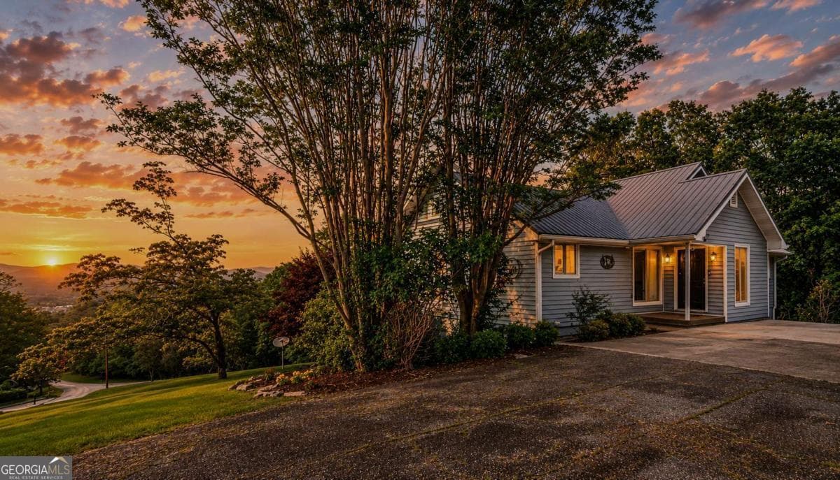 4 bedroom, 4 bathroom, 3,111 sq ft single family residence for sale at 1361 Talona Mountain Road, Ellijay, GA 30536 — photo 3