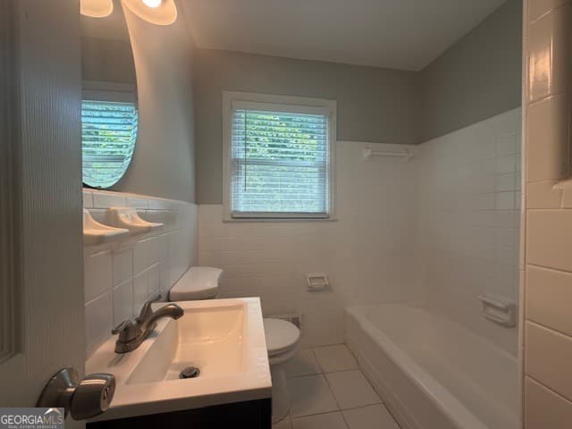 3 bedroom, 2 bathroom, 1,472 sq ft single family residence for sale at 6057 Blackhawk Trail, Mableton, GA 30126 — photo 6
