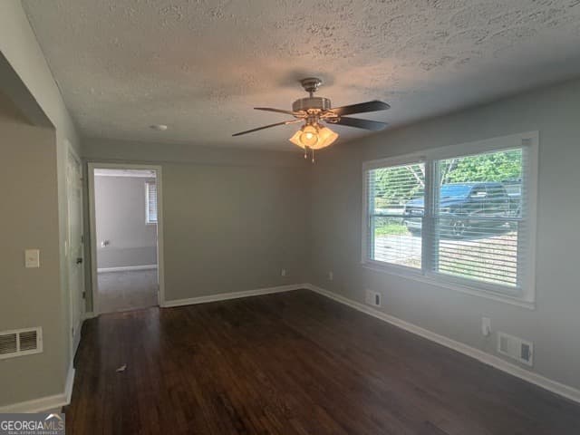 3 bedroom, 2 bathroom, 1,472 sq ft single family residence for sale at 6057 Blackhawk Trail, Mableton, GA 30126 — photo 8