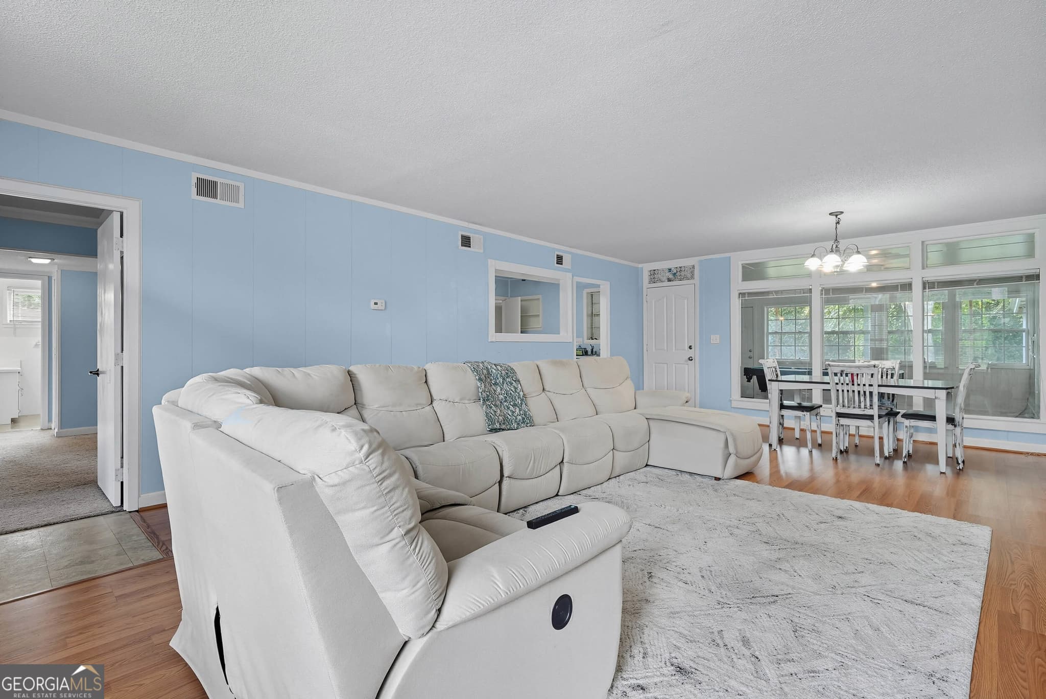 4 bedroom, 2 bathroom, 1,800 sq ft single family residence for sale at 757 Old Screven Road, Jesup, GA 31545 — photo 5