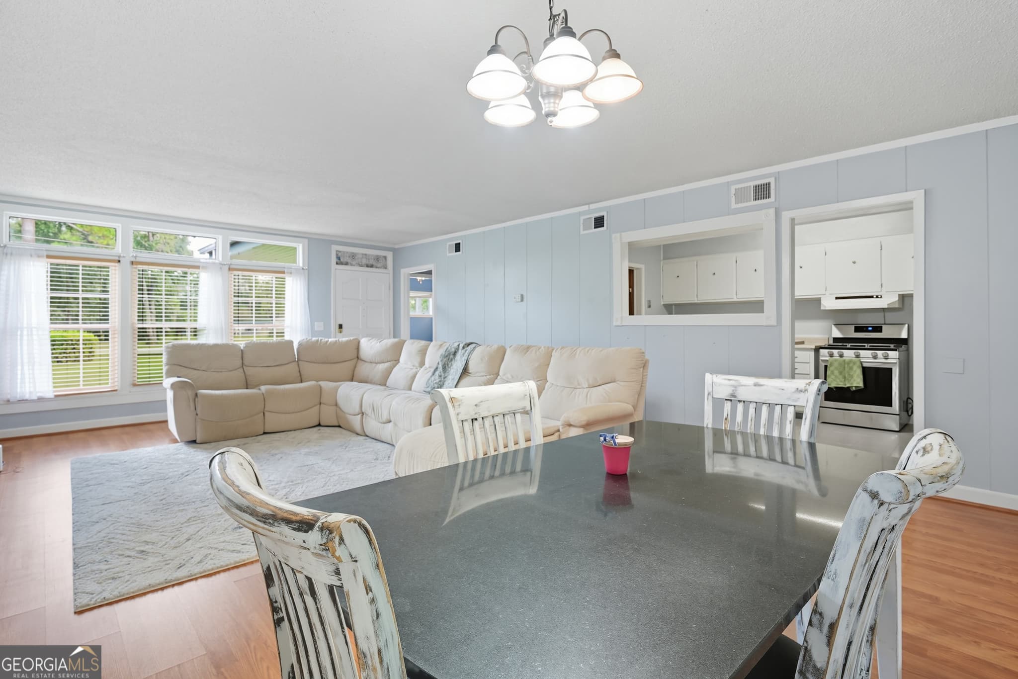 4 bedroom, 2 bathroom, 1,800 sq ft single family residence for sale at 757 Old Screven Road, Jesup, GA 31545 — photo 8