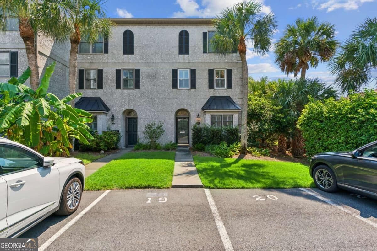 3 bedroom, 3.5 bathroom condominium for sale at 1035 Beachview Drive, St. Simons, GA 31522 — photo 3
