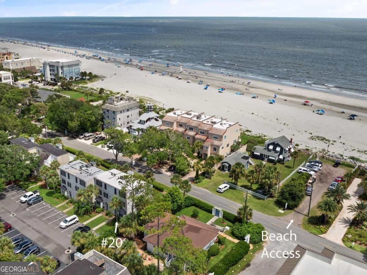 3 bedroom, 3.5 bathroom condominium for sale at 1035 Beachview Drive, St. Simons, GA 31522