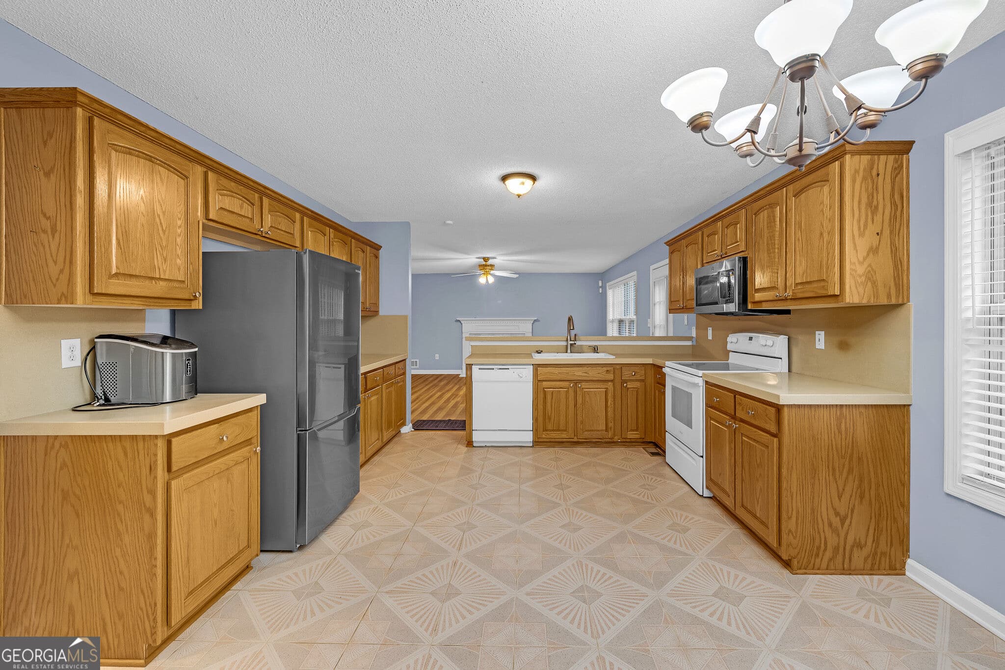 4 bedroom, 2.5 bathroom, 2,890 sq ft single family residence for rent at 270 Brook Hollow Drive, Mcdonough, GA 30252 for $2,600 a month — photo 10