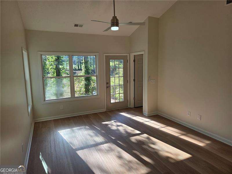 3 bedroom, 2.5 bathroom, 1,550 sq ft townhouse for sale at 2555 Flat Shoals Road 2701, Atlanta, GA 30349 — photo 4