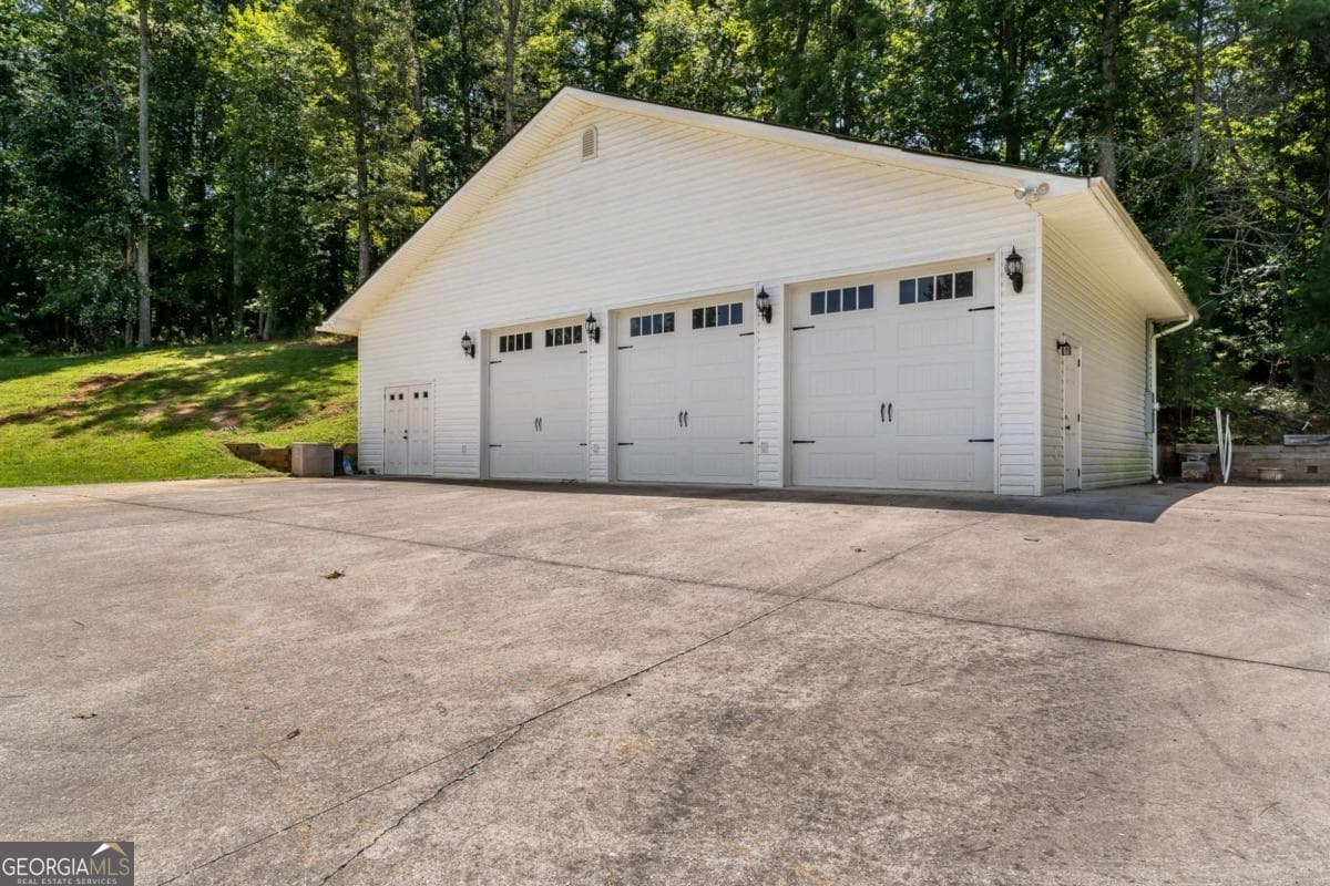 3 bedroom, 2 bathroom, 1,846 sq ft single family residence for sale at 13224 Old Hwy 76, Morganton, GA 30560 — photo 3