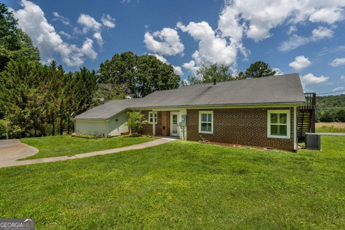 3 bedroom, 2 bathroom, 1,846 sq ft single family residence for sale at 13224 Old Hwy 76, Morganton, GA 30560 — photo 5