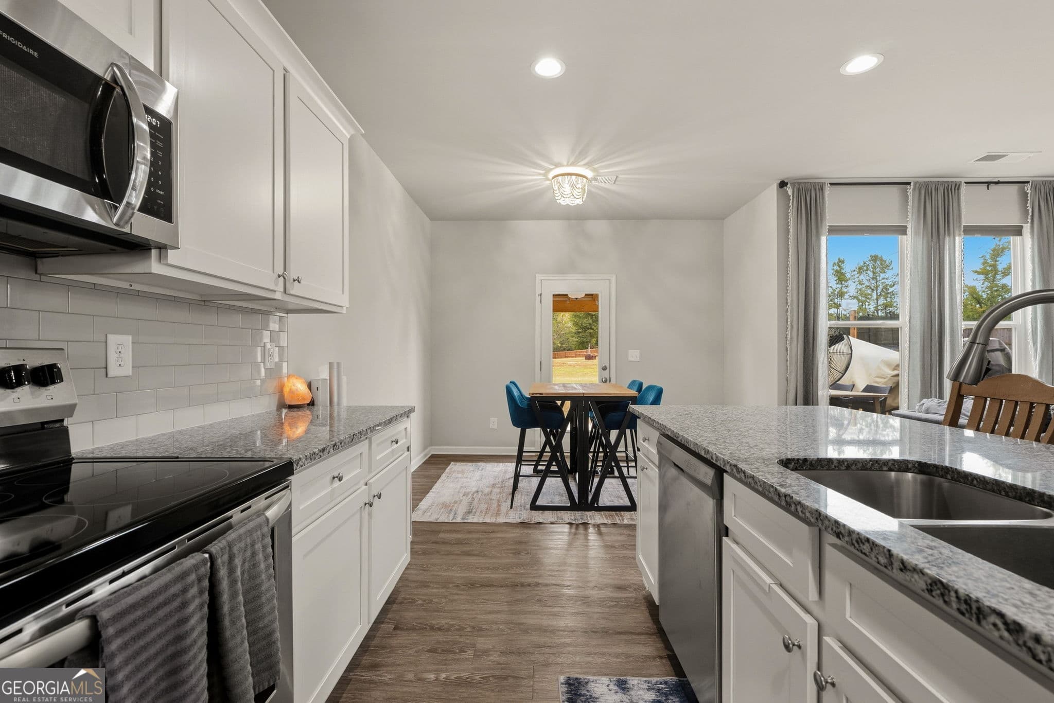 4 bedroom, 3 bathroom, 2,544 sq ft single family residence for sale at 215 Sanders Road, Macon, GA 31210 — photo 7