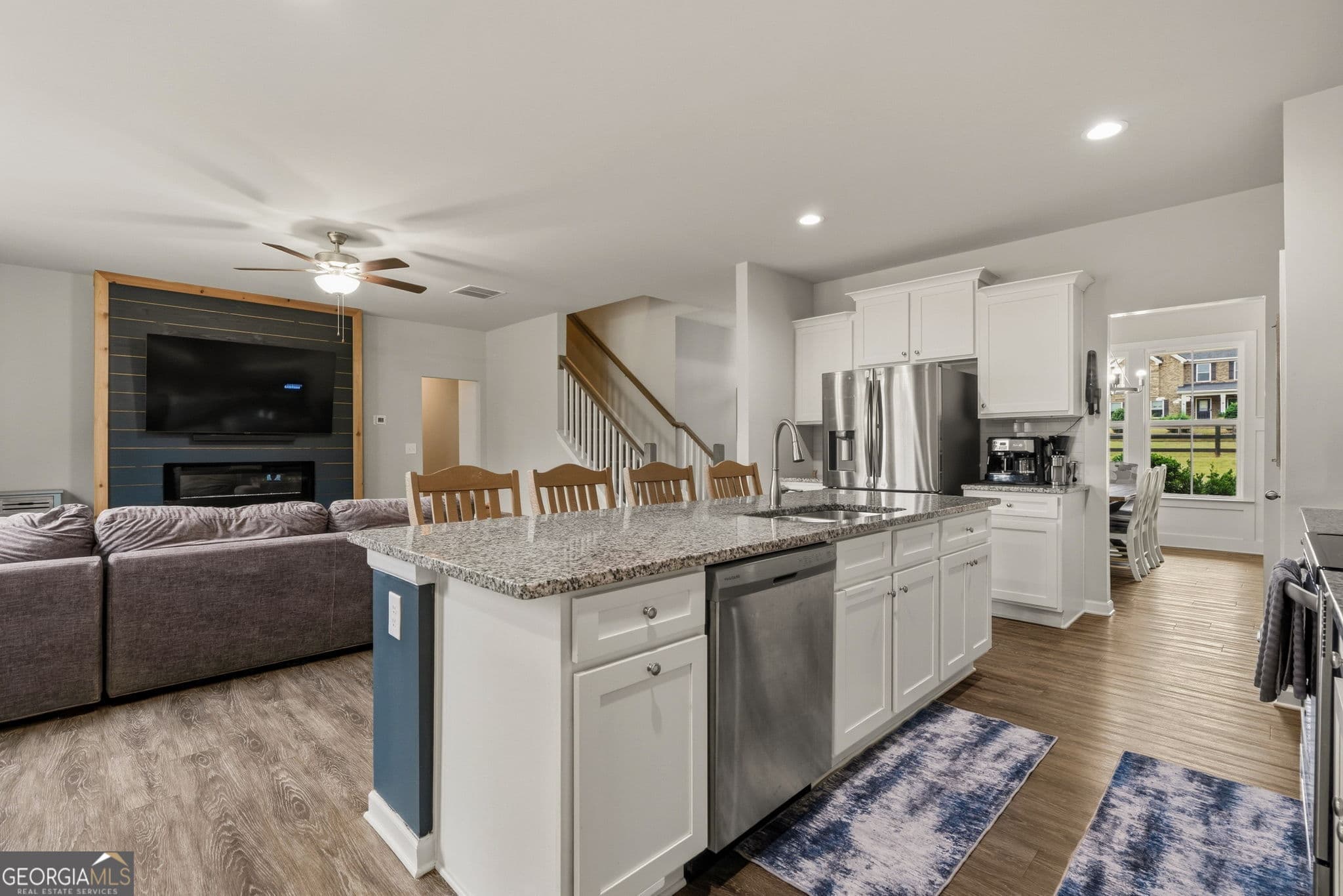 4 bedroom, 3 bathroom, 2,544 sq ft single family residence for sale at 215 Sanders Road, Macon, GA 31210 — photo 5
