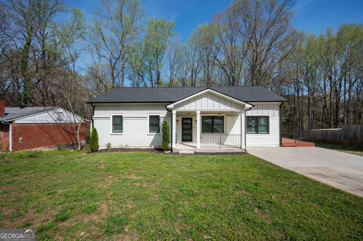 4 bedroom, 3 bathroom, 2,610 sq ft single family residence sold at 2373 Bouldercliff Way, Atlanta, GA 30316